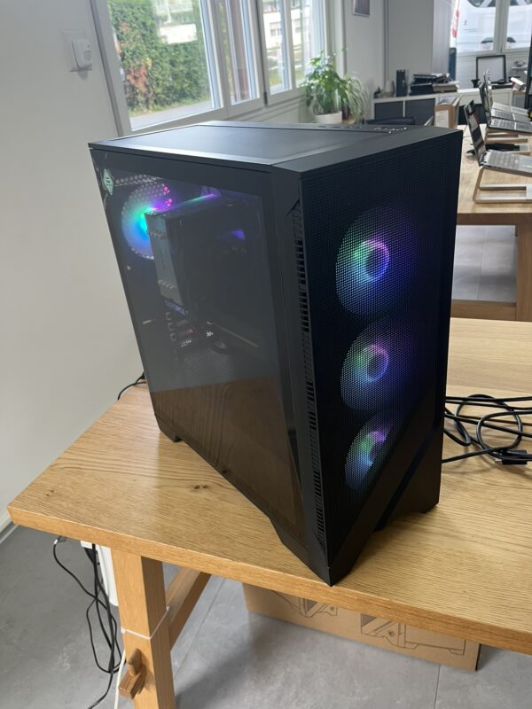 MSI MAG Forge 320R