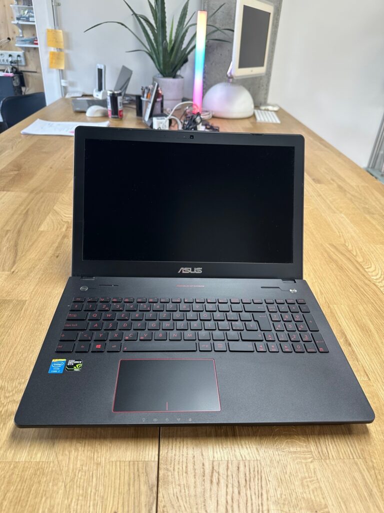 ASUS G56JR Gaming Notebook
