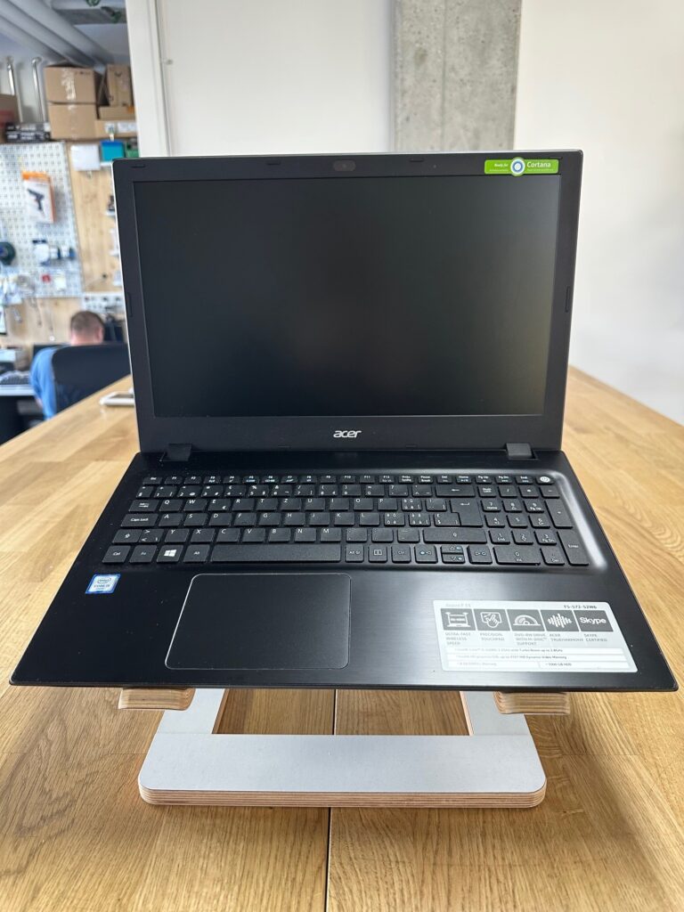 ACER Aspire F5-572