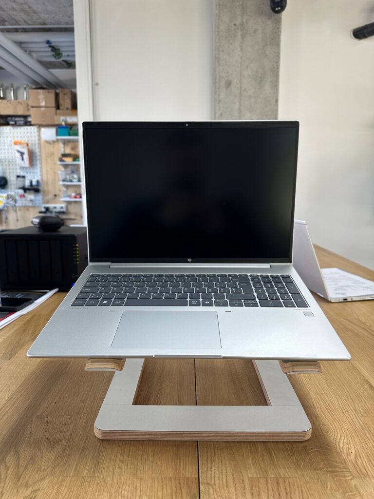 HP ProBook 460 (16")